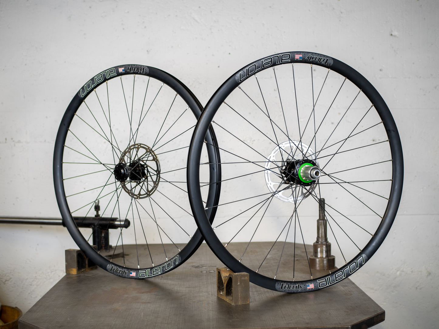 Roues gravel / randonneuse - frein à disque
