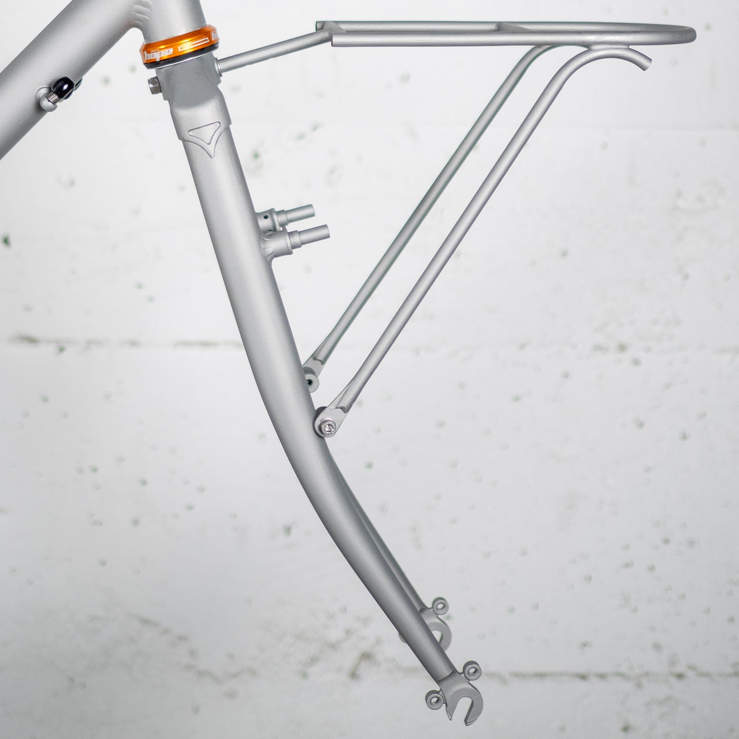 Fourche randonneuse - frein sur jante v-brake ou cantilever