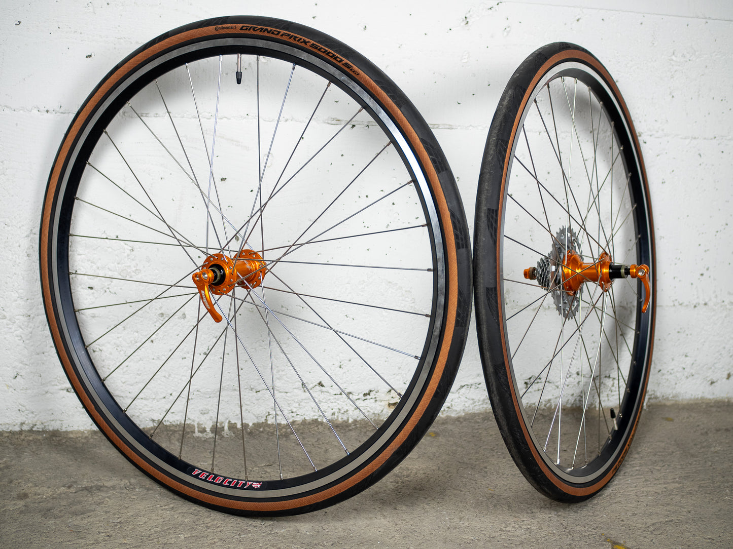 Roues randonneuse / gravel - frein sur jante