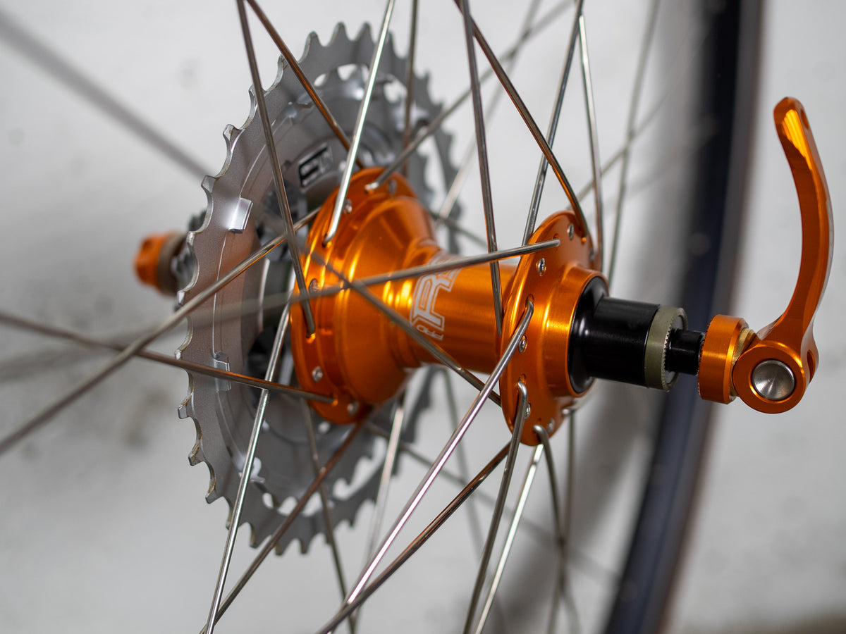 Roues randonneuse / gravel - frein sur jante