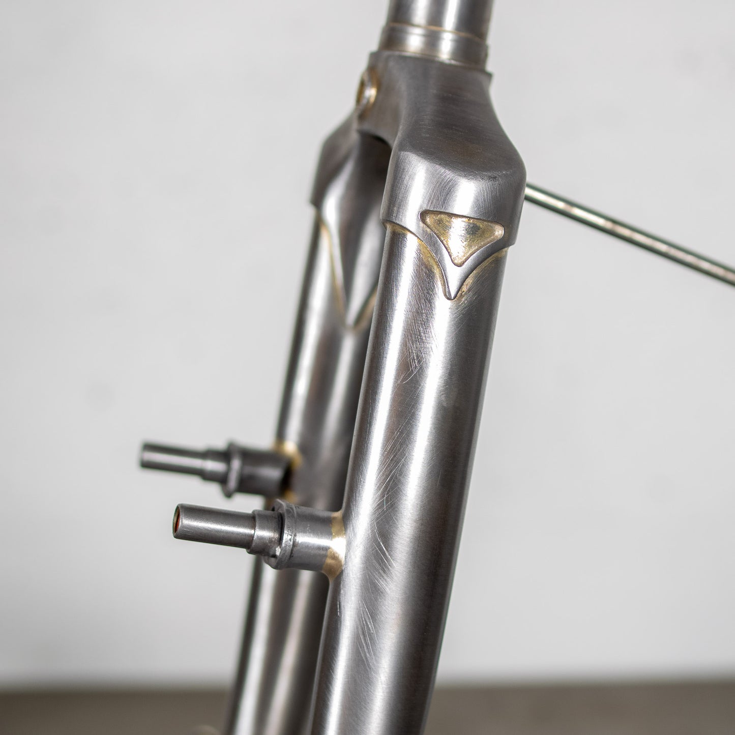 Fourche randonneuse - frein sur jante v-brake ou cantilever